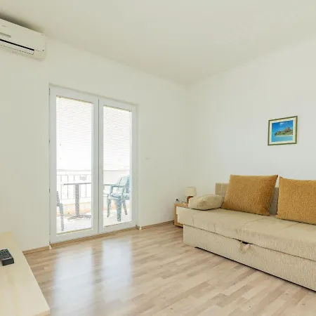 Apartment Maja - Srd421 By Interhome *